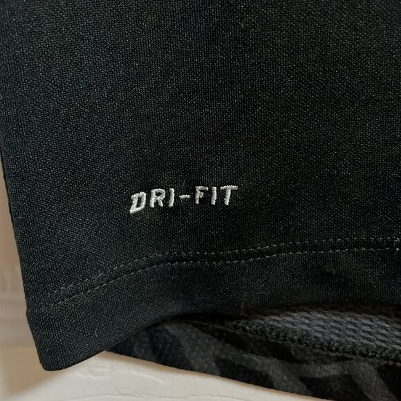 Nike youth boys Authentic Soccer size large Dri-fit black polyester shirt. - Picture 3 of 6